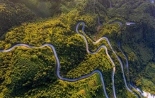 弯弯曲曲的小路怎么画儿童画,儿童画路两边的风景