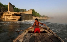 印度最大水电站冲毁,印度建水电站对我国的影响