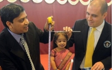 世界最矮女性，乔蒂·阿姆奇(高62.8厘米重12斤)