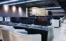 世界上最大的网吧 位于瑞典（一次性投入了两万台电脑）