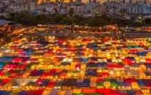 世界上最长的跳蚤市场:能摆15000个摊位(逛两天也逛不完)