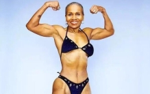 世界上最美的女人: 欧内斯廷·谢泼德，74岁坚持健美