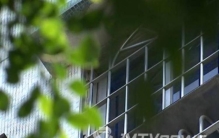 居民家中飞进蝙蝠,家里没开窗户却飞进蝙蝠