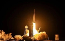 马斯克重型猎鹰火箭创世界纪录，将迄今最重卫星送上3万公里高空