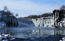 世界最大的玄武岩瀑布 吊水楼瀑布（雄伟壮观景色优美）