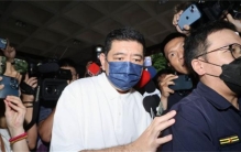 NONO遭传唤调查  面对镜头沉默不道歉  受害者：无法接受