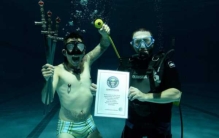 人类水下憋气世界纪录:22分22秒(堪称不需氧气的男人)