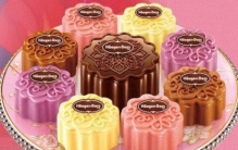 世界上最贵的月饼:一盒价值815万(包装都是镀金的)