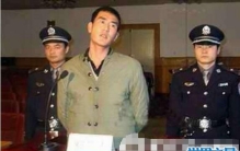 掏肠手将手伸入女子下体，扯出小肠(手段极度残忍)