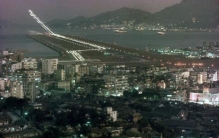 香港启德机场为什么危险,80年代香港启德机场