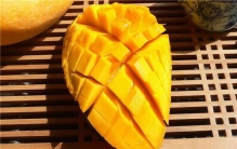 世界上最大的芒果有多少斤 比成年人头更大（重超8斤）