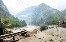 西安秦岭山洪造成2死16失联 山洪爆发怎么办
