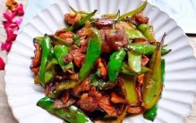 去湖南必吃的6道美食，剁椒鱼头、辣椒炒肉位列榜首