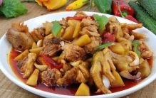 去新疆必吃的8道美食：羊肉包子、烤馕均上榜