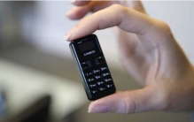 世界上最小的手机：Zanco tiny t1 4.67厘米长(告别低头族)