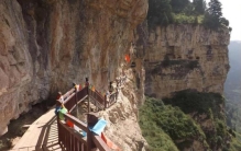 山西的悬空栈道穿越惊险美景天成