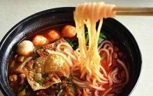 广西柳州不容错过的6道美食：牛肉烧卖上榜，螺蛳粉排第一