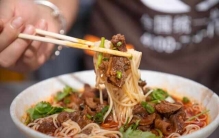 重庆有什么小吃出名？重庆十大特色小吃