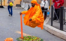 印度街头的悬浮术 难道是真的悬浮起来（悬浮之术）