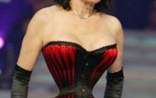 世界上最细的腰：卡吉詹可，世界纪录保持者(腰仅20公分)