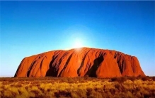 世界上最大的石头 艾尔斯巨石（一块石头就是一座山）