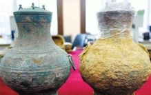 1974年大墓挖出2坛千年古酒盒,考古大墓挖出千年古酒