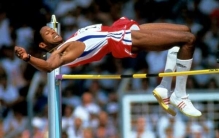 男子跳高世界尔纪录：哈维尔2米45纪录27年无人刷新