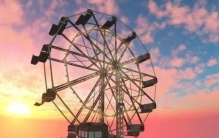 北京摔婴儿 判刑,小孩在小区玩滑梯骨折了谁负责