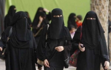 世界上人口最稀少的民族:总人口仅27人(穴居用石器)