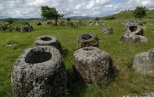 老挝石缸遗址,老挝十大诡异石缸