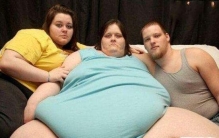 世界上最胖的女人，苏珊娜·埃曼1450斤(相当于一头大象)