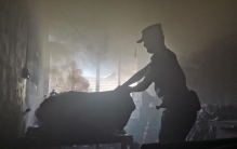 孩子在家玩打火机着火了,在家玩打火机失火