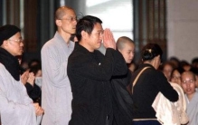 李连杰死了是真的吗？李连杰2018最新现状曝光(好着呢)