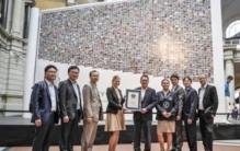 世界上最大的相册:每页宽达8米(能容纳一万张照片)