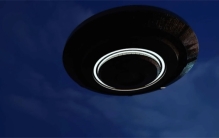 呼和浩特网友拍到神秘UFO 飞行轨迹“不太正常”究竟是什么