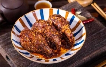 中国最辣的六大美食，麻辣兔头、重庆火锅居前两位