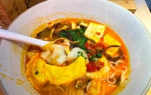 云南10大特色美食：野生菌火锅上榜，过桥米线排第一