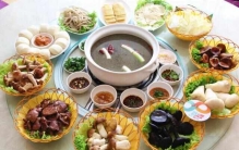 云南真正好吃的七道美食：宜良烤鸭上榜，第一是野生菌火锅