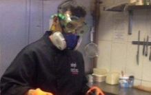 世界第一辣酱，签订生死状以后才能吃(辣成面瘫半小时)