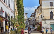 世界上最长的寿命:传闻中药大师活256岁(经历九代皇帝)