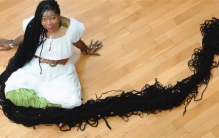 世界上头发最长的人 来自美国的曼德拉（长发女人）