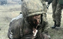 乌克兰士兵爆头,乌克兰武装人员枪杀俄罗斯战俘