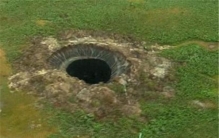 世界最神奇的地质环境 末日深坑（直径80米深不可测）