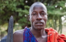 一百多个老婆，二百多子女，后代遍布全世界的男人