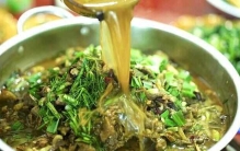 云南四大怪菜：臭菜居第四，牛粪火锅居第一