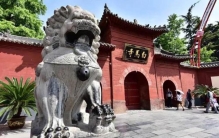 乐山大佛胸口惊现暗门,千年秘密被揭开,乐山大佛心脏暗室之谜