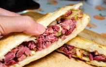 河北9大传统名小吃：第一名是驴肉火烧，驴打滚仅居第五