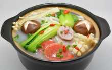 云南有名的8种小吃：竹筒饭入榜，过桥米线排在第一名