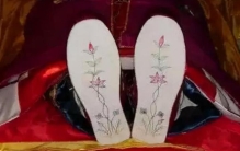 人死后为什么要把脚绑住,人死后双脚为什么要绑住