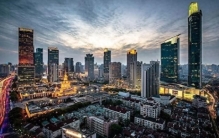 南京西路上的上海恒隆广场迎来扩建，新增商业功能